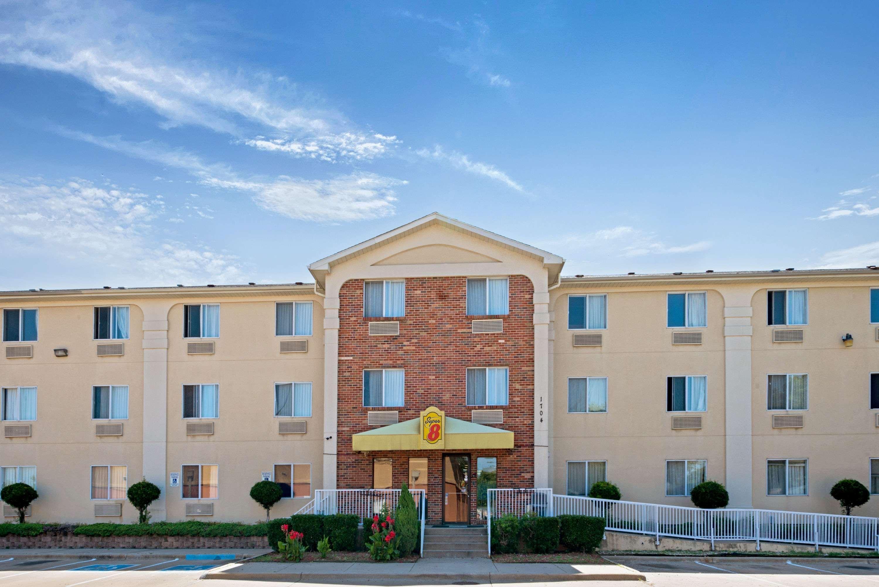 Super 8 By Wyndham Plano/Dallas Area Bagian luar foto